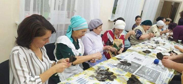 Иске Эсләк мәдәният йортында китапханә белән берлектә «Кич утыру » кичәсе үткәрелде