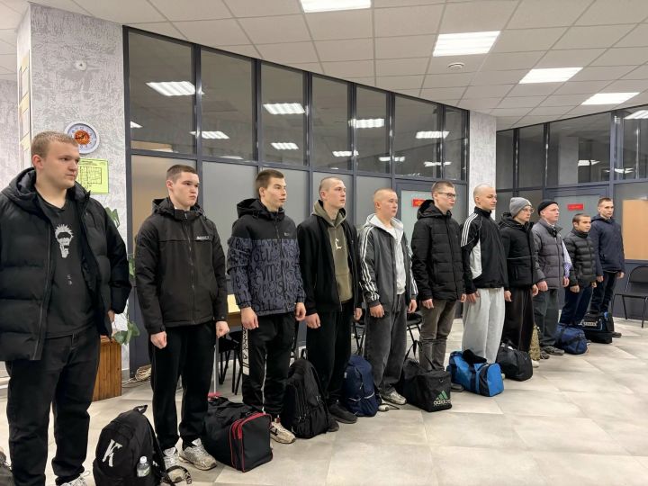 В Агрызском районе стартовала осенняя призывная кампания: первая отправка уже состоялась