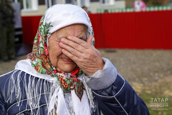Мошенниклар Татарстан пенсионерларына цифрлы сумга күчүдән «баш тартырга» тәкъдим итәләр