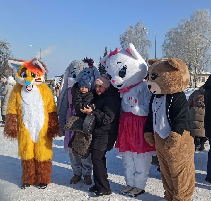 В Агрызе с размахом отметили Масленицу