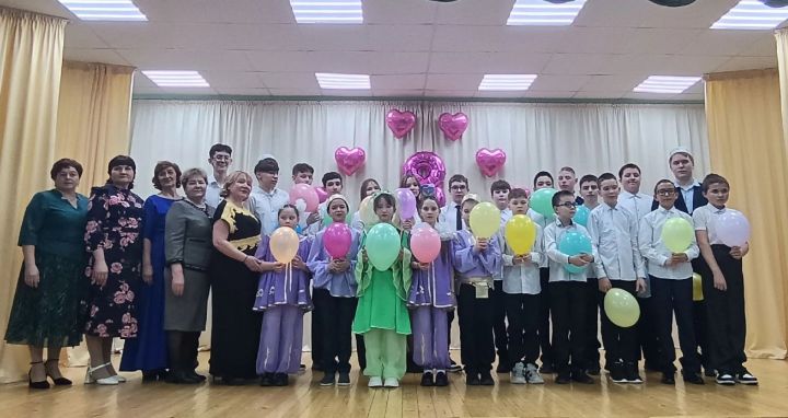 Салагыш мәдәният йортында ике бәйрәмне берләштерүче зур концерт узган