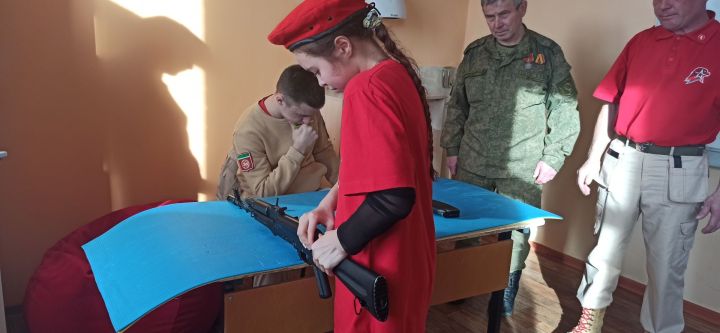 В Агрызе состоялась военно-спортивная игра «Юнармейские старты»
