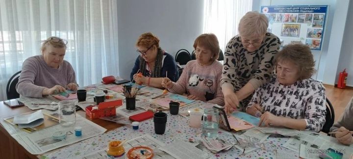 Для участников «Активного долголетия» прошел мастер-класс по живописи