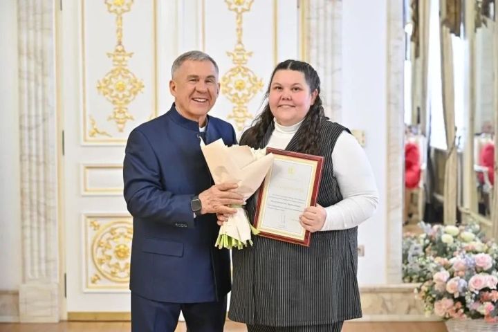 Алсу Муллахметова получила Благодарность Раиса Татарстана
