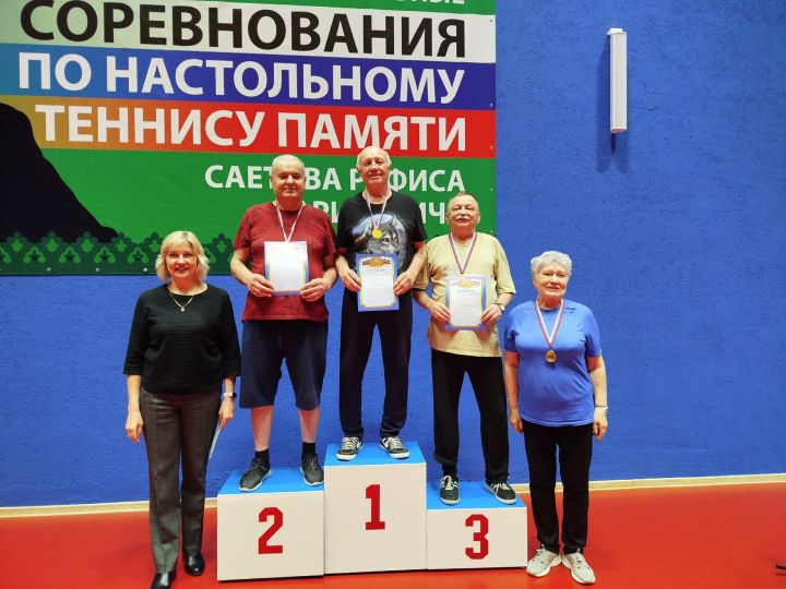 В центре настольного тенниса «Хәрәкәт» прошли соревнования по дартсу и настольному теннису