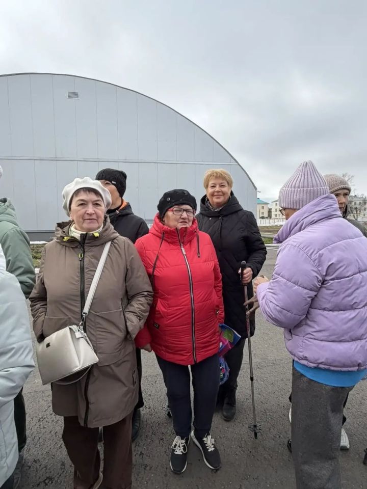 На стадионе Агрыза прошла оздоровительная акция «10 000 шагов к жизни вместе»