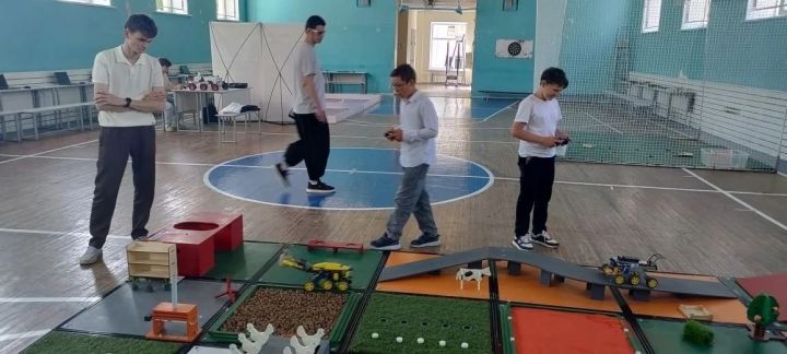 Учащиеся Исенбаевской школы приняли участие в конкурсе «АгроНТРИ-2026» в Казани