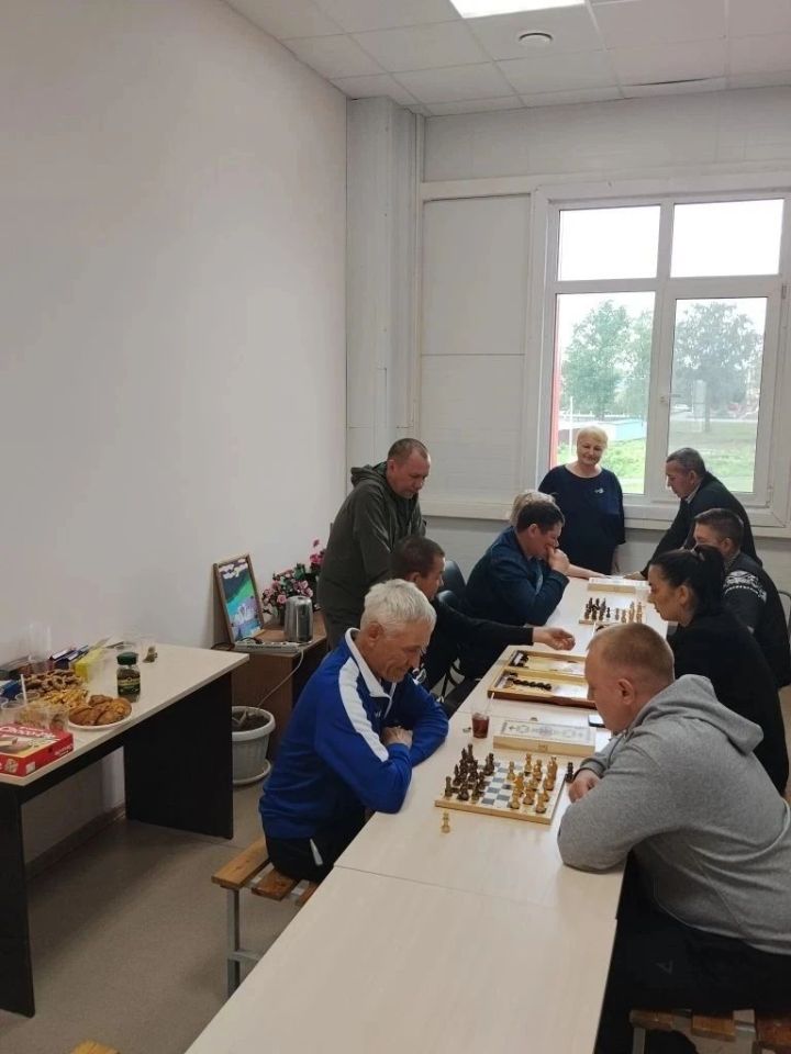 В СОК «Олимп» прошли товарищеские турниры по настольному теннису и нардам