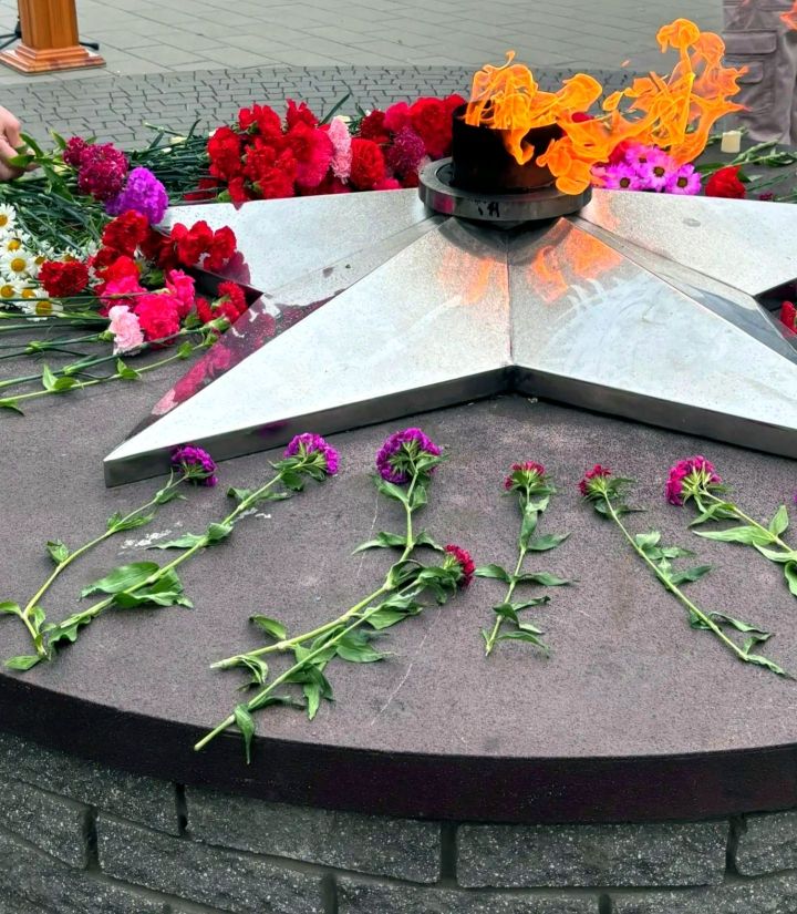На площади Победы в Агрызе прошла церемония ко Дню памяти и скорби
