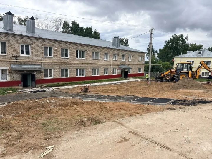 Республиканская программа «Наш двор»: текущие работы в Красном Бору