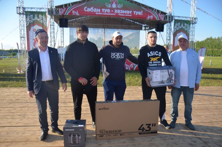Әгерҗе Сабан туенда җиңгән һәм призлы урын яулаган көрәшчеләр