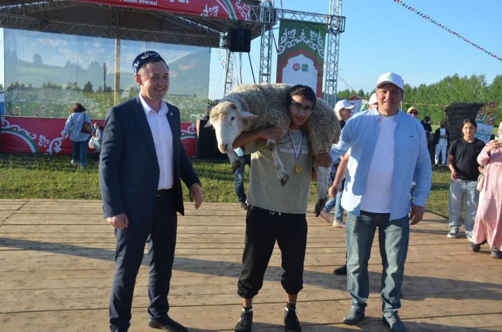 Әгерҗе Сабан туенда җиңгән һәм призлы урын яулаган көрәшчеләр