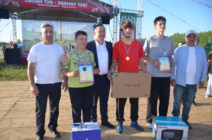 Әгерҗе Сабан туенда җиңгән һәм призлы урын яулаган көрәшчеләр