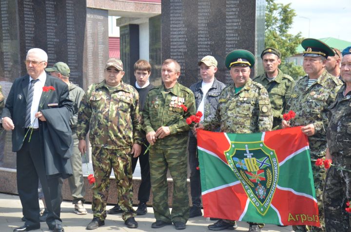 В Агрызе прошла акция памяти в День ветеранов боевых действий
