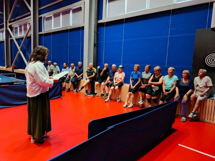 В центре настольного тенниса «Хэрэкэт» прошла встреча участников клуба «Активное долголетие»