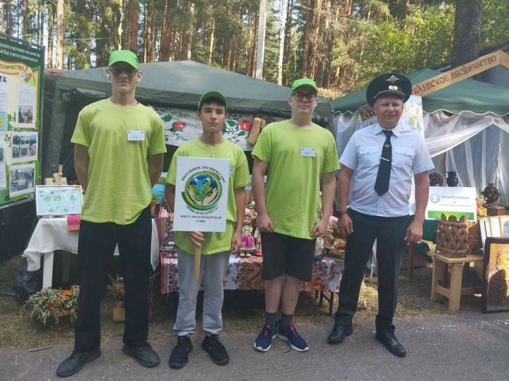Школьники из Агрызского района участвуют в слёте лесничеств в Кукморском районе